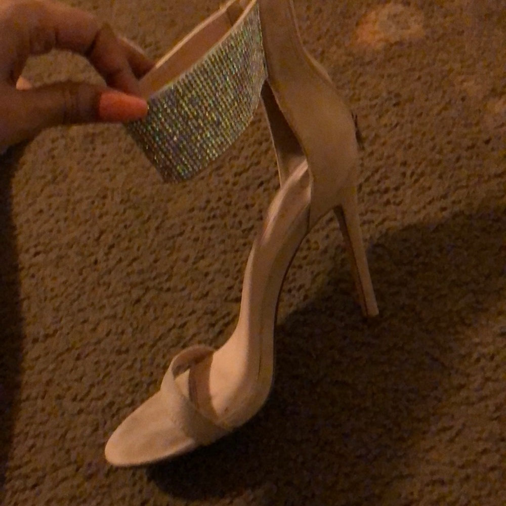 Heels - Picture 5 of 5